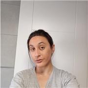 Profesora de inglés dedicada y comprometida con el oficio y la enseñanza del alumno.